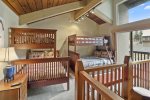Mammoth Vacation Rental Chamonix 95 - Second Bedoom has Two Twin Beds